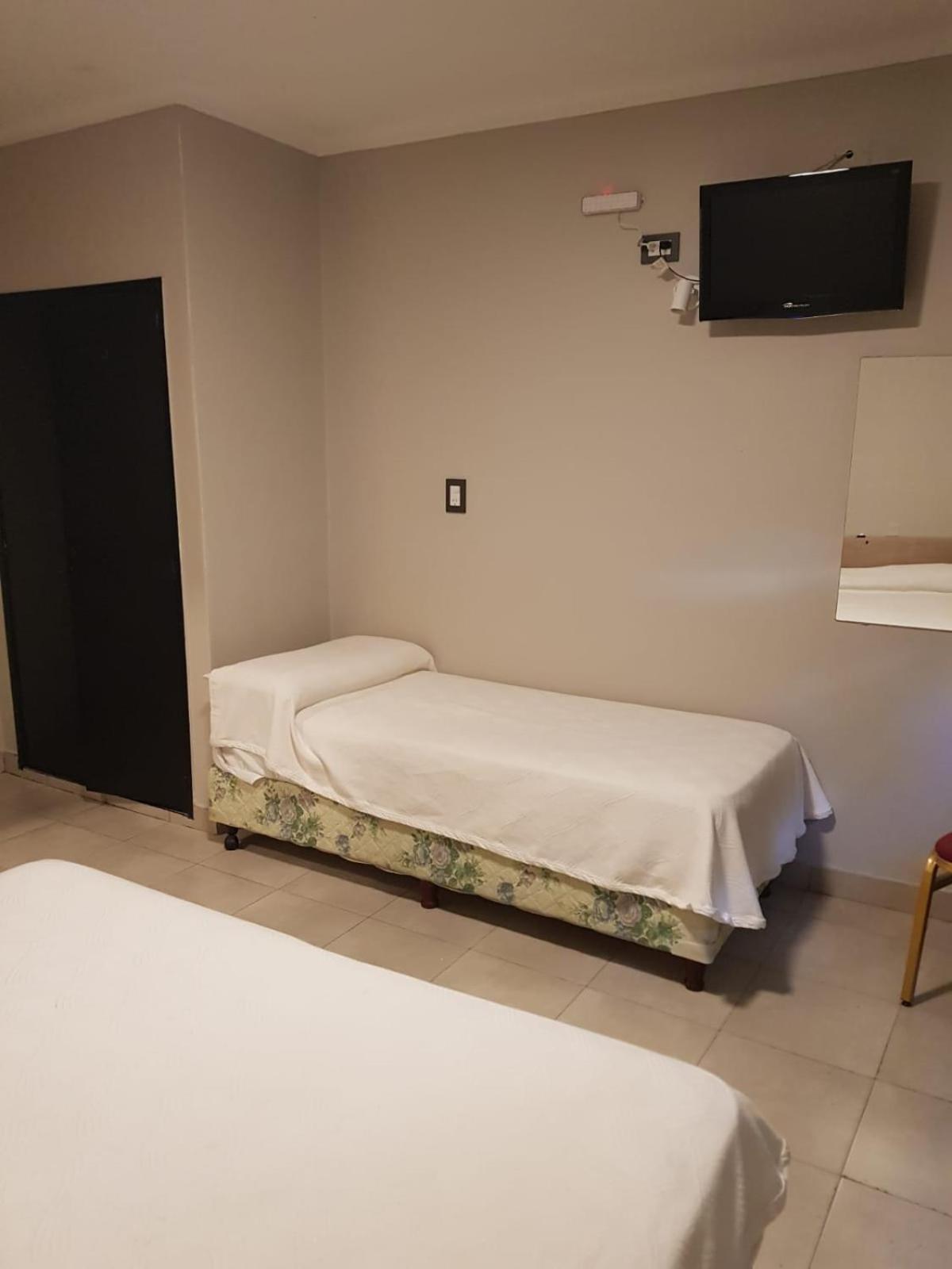 Hotel Marilian II Salta Kültér fotó