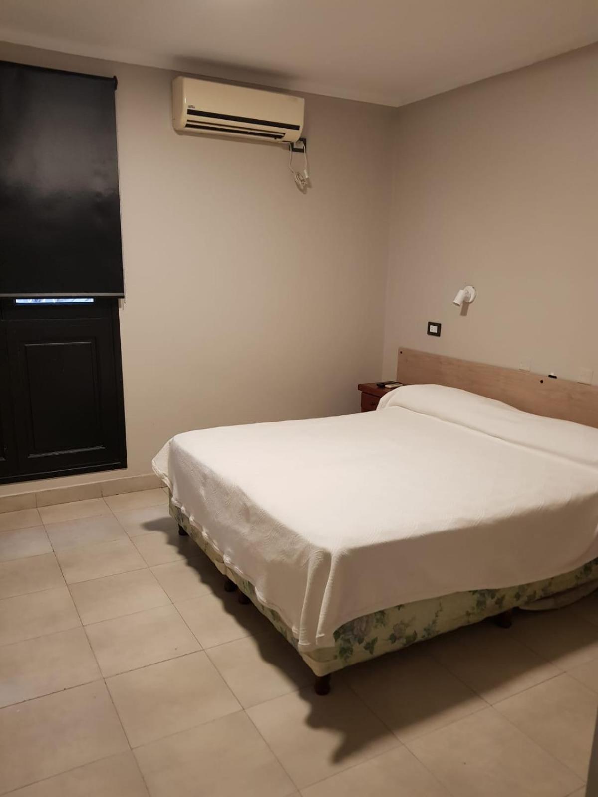 Hotel Marilian II Salta Kültér fotó